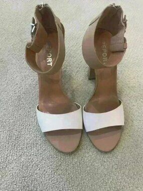 Report Madysan Nude and white sandal block heels